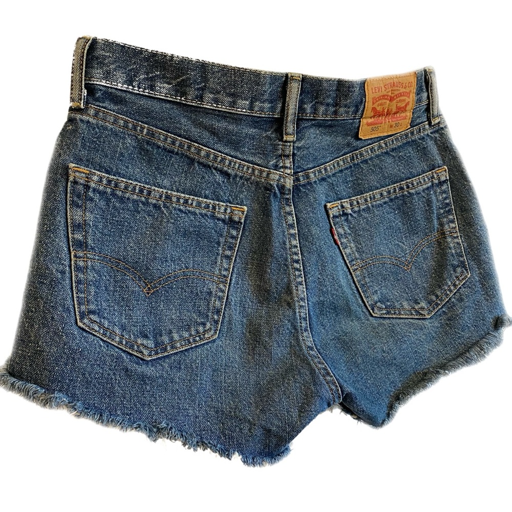 Levi’s 505 Dark Denim Distressed Shorts Size 30” Waist - Picture 1 of 9